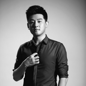 爱的天空在下着雪