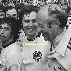 LEGENDZ NEVER DIE (Explicit)