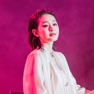 Khóc Ở Trong Club (Live Performance)