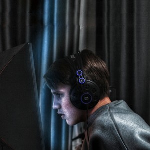 На показ (feat. YungBee) [prod. by theskybeats] (Explicit)