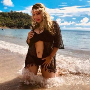 Más Tequila Reparto (feat. Kchorro Produce)