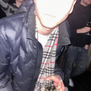 Treffe veggen (Explicit)