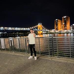 Glitch (feat. BankrollBeez) (Explicit)