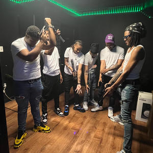 LOOKIN 4 U (feat. Fat Youngin, YngmDyke & Marrbandup) (Explicit)