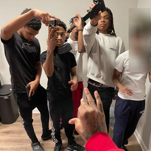 Fanban (feat. Bigtwinn2r, Yung News2r, Babytrey & Trey5) (Explicit)