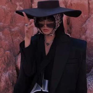 公子 我走在冷雨中