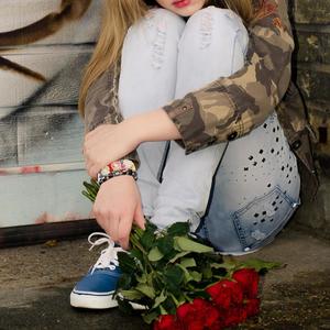 No Longer My Buisness (feat. Live Nickishier) (Live)