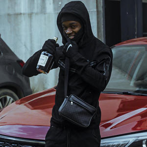 Hennessy (feat. CHAMBREY) (Explicit)