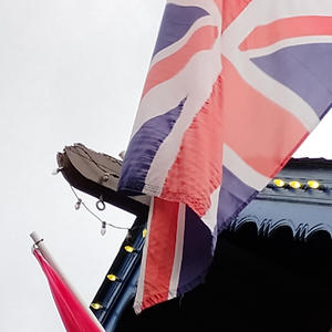 BREAKING DA WEBZ (feat. Bob Breaks The Internet Lol)