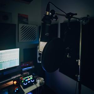 MEGBASSZUK A SZAKMÁT (feat. Hempa, Nikolasz, Zoza & Liszo) (Explicit)