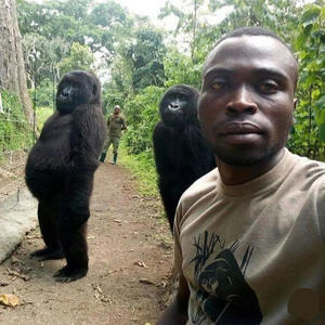 wats ur mom? (feat. Elliott Wicks)