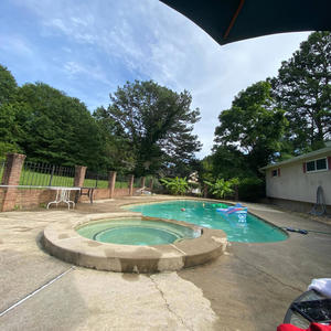 Too late thrityxforty (feat. trayjizzle) (Explicit)