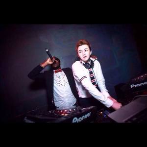 凤凰传奇 - 凤凰传奇 等爱的玫瑰 DJSTEVEN REMIX