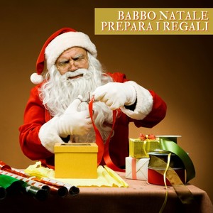 Babbo Natale Prepara I Regali