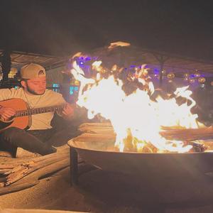 Hector Lopez - Aquí Hay Amor