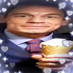 冰淇淋 (bīng qí líng)