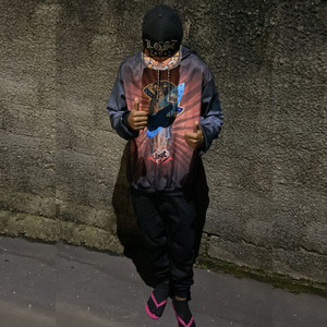 A Júlia desce ² (Explicit)