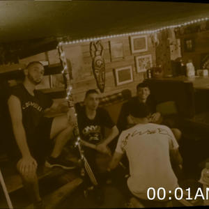 00:01AM (feat. KAPUXAS, ZTA & TRESCEROUNOS) (Explicit)