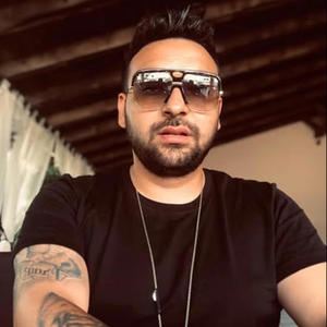 CRISTIAN DE LA CRAIOVA-OMUL PE LUME E DATOR