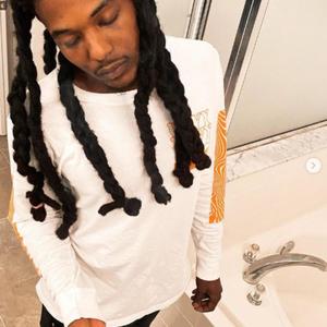 Diamonds Hit (feat. Melly Ave) (Explicit)