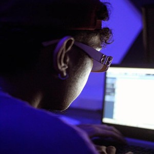 Como Bate (Remastered 2025|Explicit)