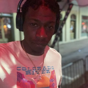 LIGHT SHINE (feat. Rollie) (Explicit)