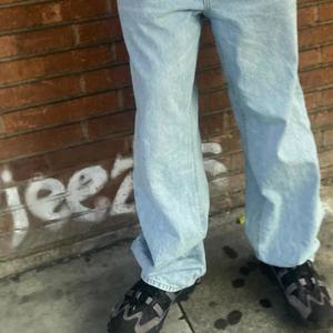 Right N Left (feat. Nahi) (Explicit)