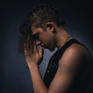 Dead Weight (feat. NellydeVon) (Explicit)