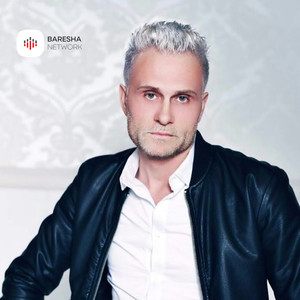 Qosh me qosh dynjan e kalova