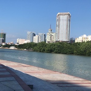 三亚河边