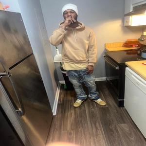 Devil In A Dress (feat. Doobie Hotshellz) (Explicit)