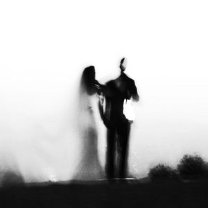 乌云释放一场情绪雨