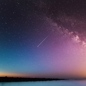击穿夜空的星