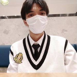 后来只要有人陪 我也不知道我爱谁