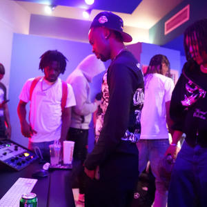 Zombies (feat. Nesty Gzz & Jay5ive) (Explicit)