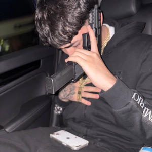 Bounce out trippin (feat. v2v) (Explicit)