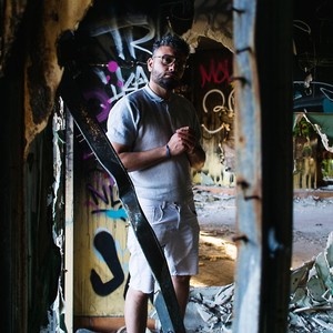 Ellis Island(feat. Bas Santiago) (Explicit)