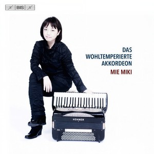 Mie Miki - Prelude and Fugue in F major, BWV 880 - Praeludium (Arr. for Accordion)