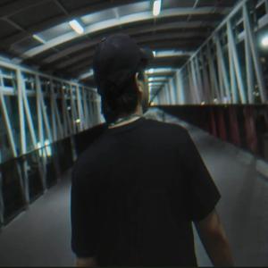 ผ่านไปอีกวัน (Explicit)