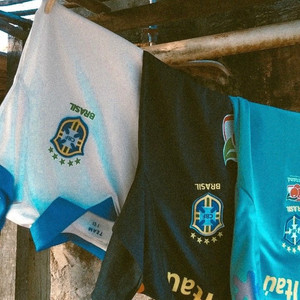 Desce e para um Pouco (Explicit)