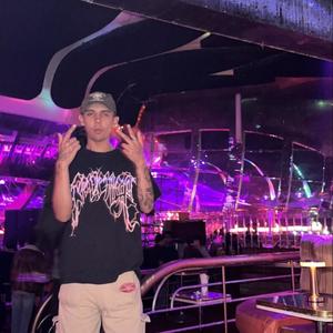 m tiene too loco <3.<3