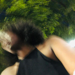 RED WINE (feat. Que Jonkers) (Explicit)