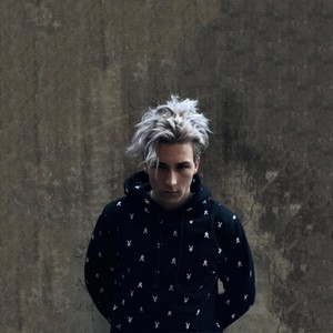 Were in the Middle(feat. Chudi)