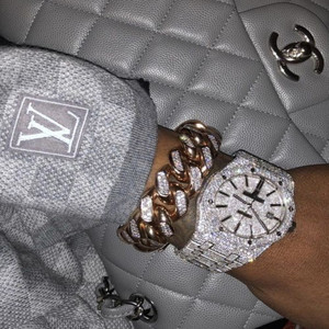 Rolex no pulso (Explicit)