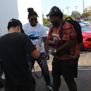 Tell me sumin prod M1K3y (feat. 8000eman) (Explicit)