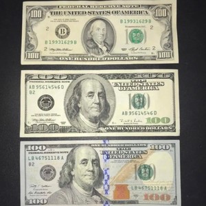 Throw Sum Funds (feat. M.O.E Greezy) (Explicit)