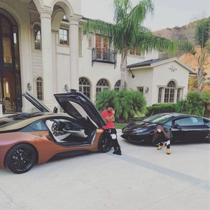 BOW(feat. Devon True)