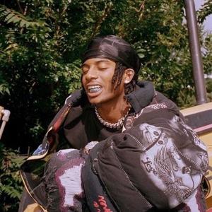 Tattoo/leak (Explicit)