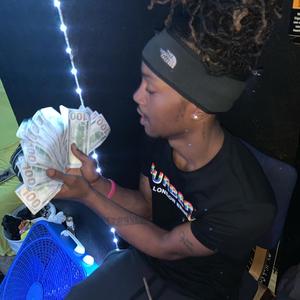 Pose 4 Da Frame (Explicit)