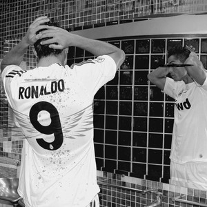 CR9